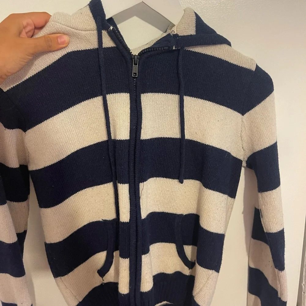 Brandy Melville Navy and Cream Knit Sweater - Picture 1 of 3
